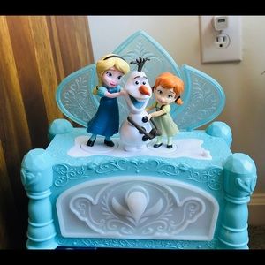 Frozen Jewelry Box